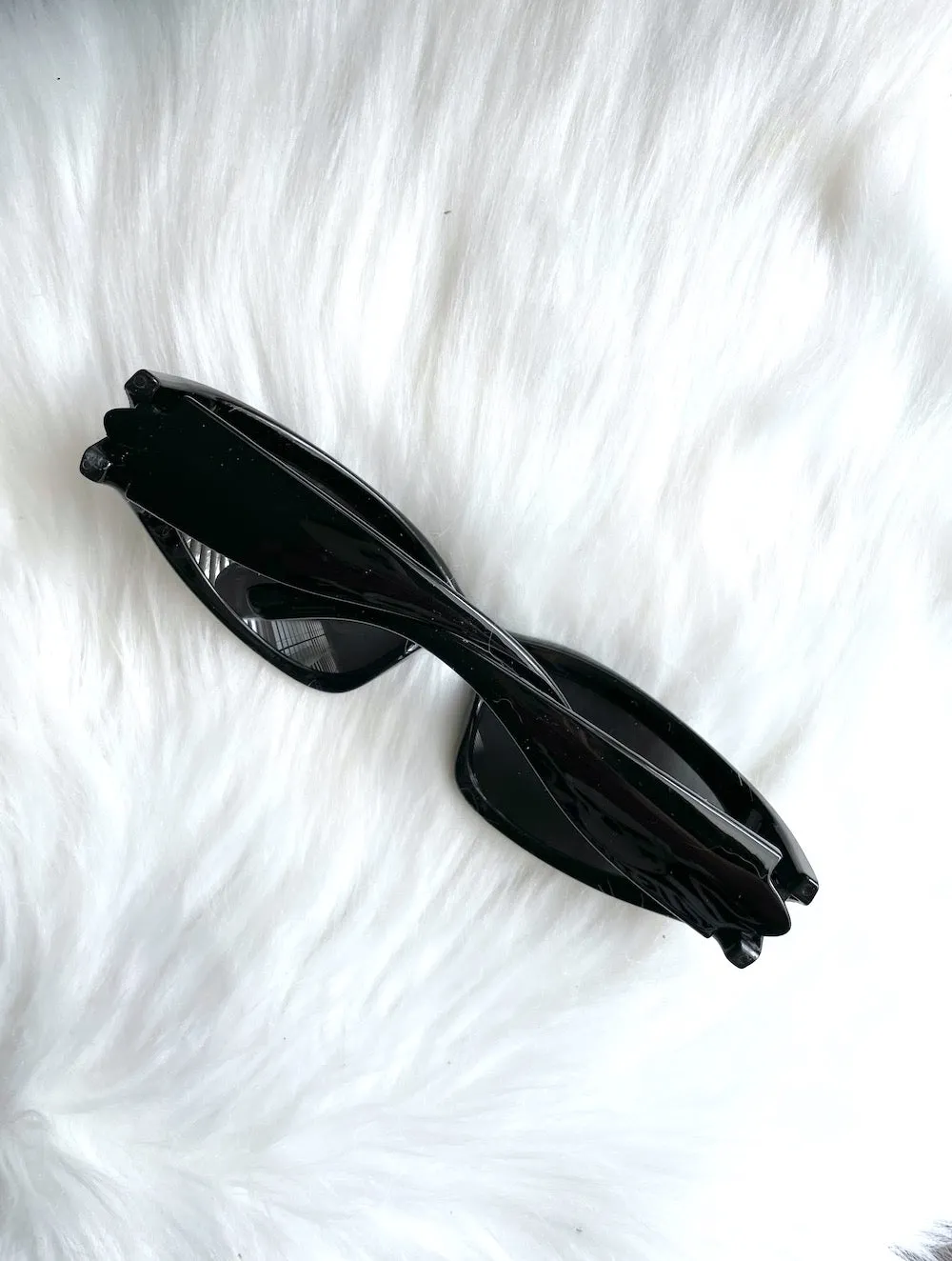 Black Y2K Style Wraparound Sunglasses